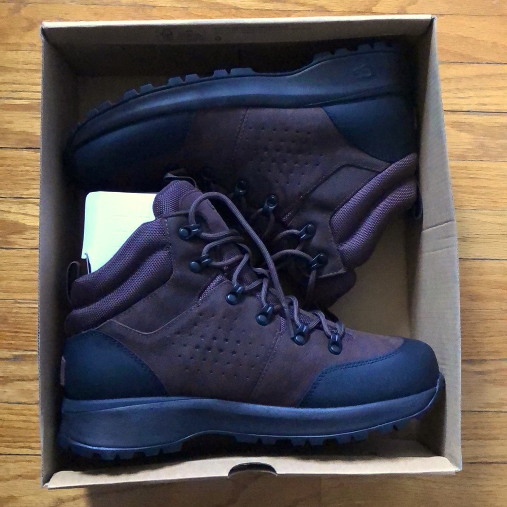 NWT UGG Emmett Boot